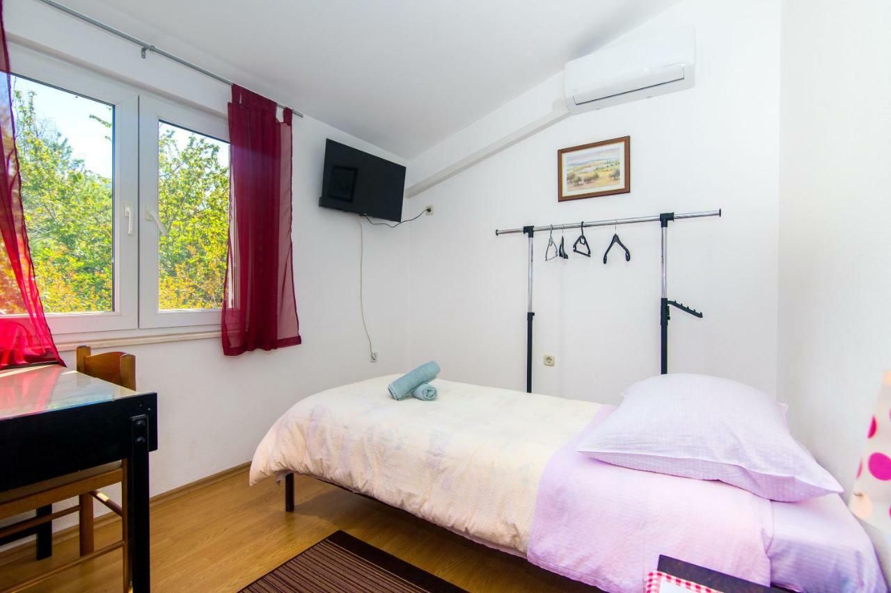 Rooms Marijana Caporice Exteriör bild